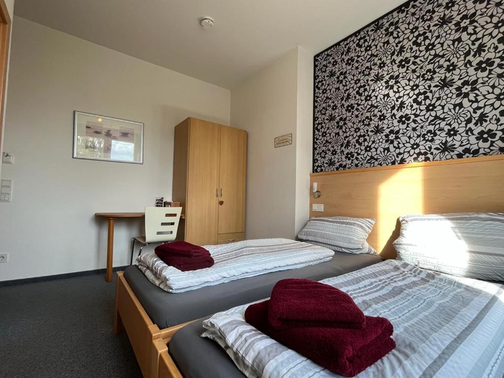 Ferienunterkunft Mit 4 Doppelzimmern In Einbeck!! Exterior foto